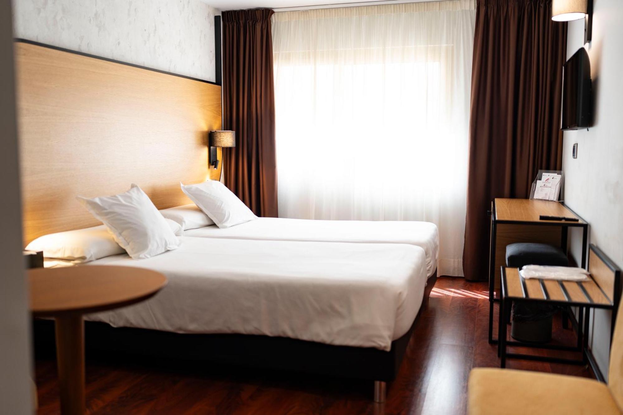 Hotel Nuevo Torreluz 4*